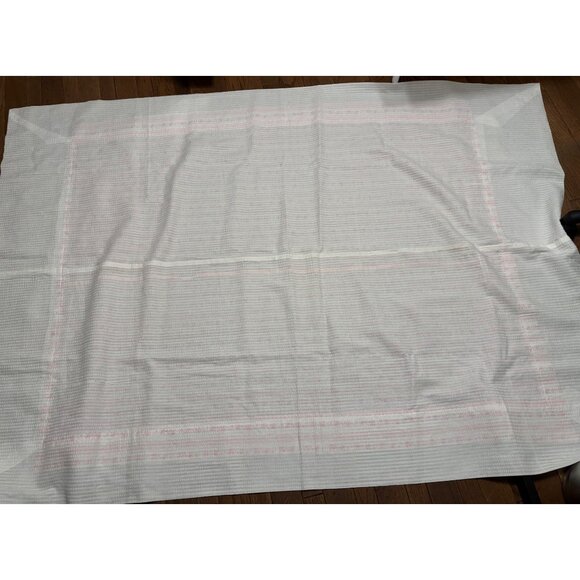 Vintage Handmade Pink & White Floral Waffle Weave Tablecloth w/Lace Edging 56x80 - Picture 5 of 5